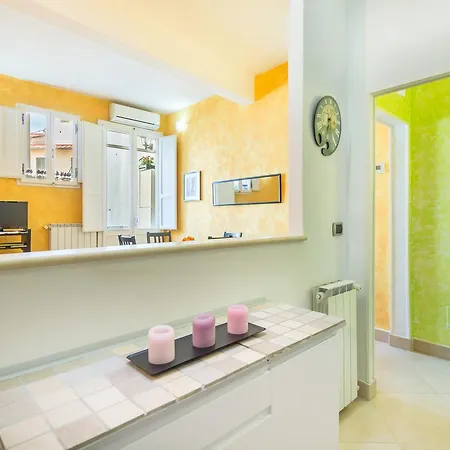 Apartment Colorful Sant'ambrogio Florence